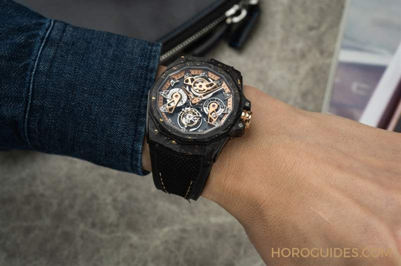 為這道剛硬厚實的輪廓,撒金|Corum Admiral 45海軍上將飛行陀飛輪鏤空自動腕表-復刻表