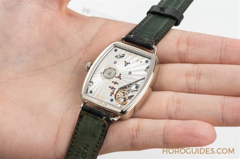 NOMOS Lux白金腕表,一種讓人意猶未盡的氣質美學-復刻表