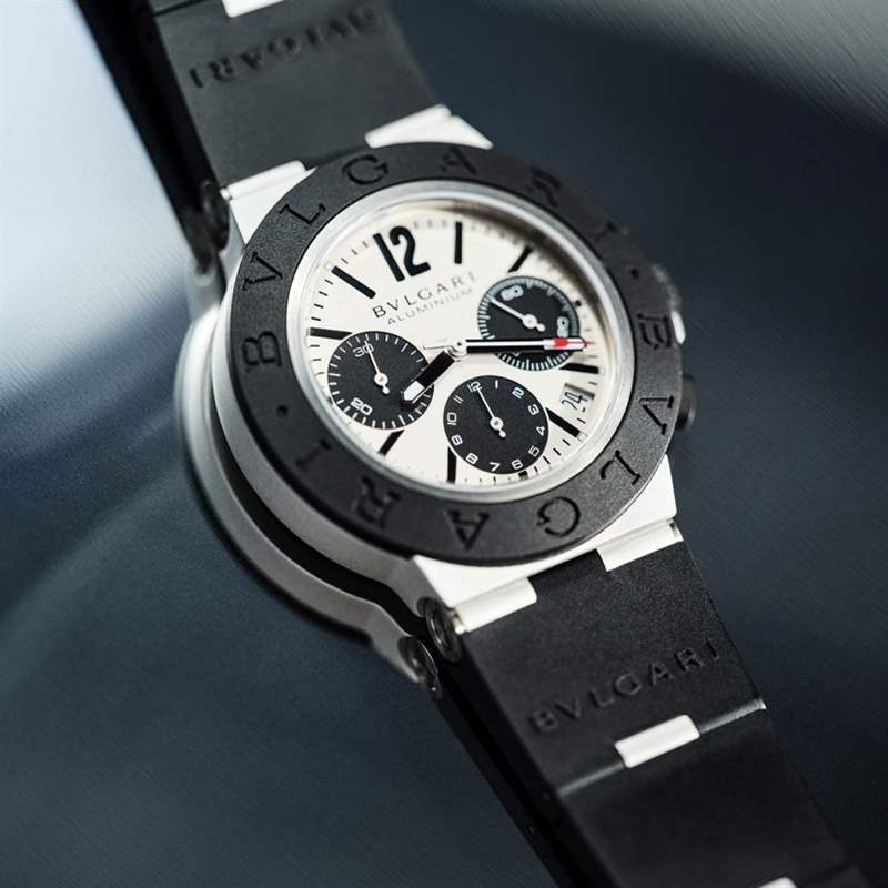 BVLGARI ALUMINIUM系列鋁合金計時腕表HK$31,600 BVLGARI Aluminium由HK21,900起即可入手|戴表也最緊要黑白分別-復刻表