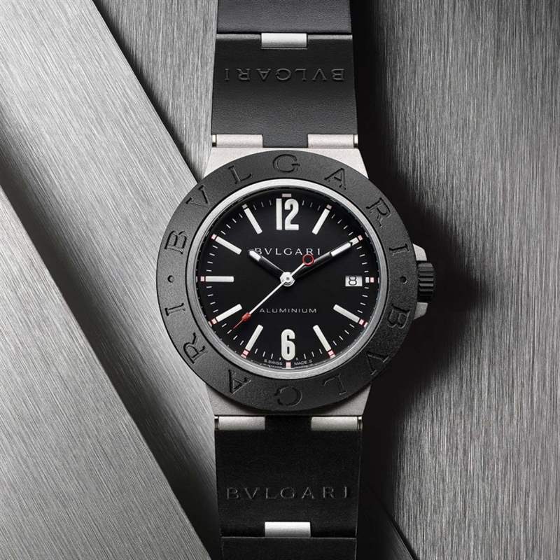 BVLGARI ALUMINIUM系列自動上鏈鋁合金腕表HK$21,900 BVLGARI Aluminium由HK21,900起即可入手|戴表也最緊要黑白分別-復刻表