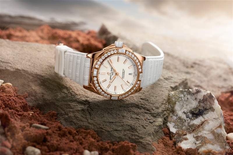 SUPER CHRONOMAT AUTOMATIC 38超級機械計時自動腕錶38(圖片來源:Breitling) Breitling航空經典Navitimer70周年聯乘國泰GMT腕表限量200枚-復刻表