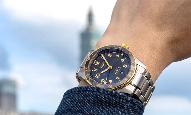 LONGINES - 為此地與彼時，都鍍上Golden Hour：浪琴表Spirit Zulu Time，新增18K黃金細節