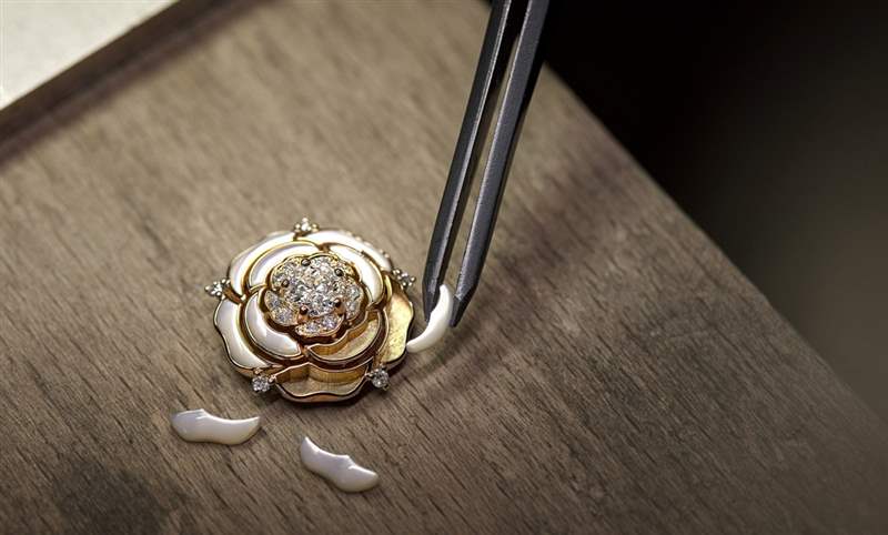 一表一世界,融會精湛工藝的優美章節︱CHANEL Mademoiselle Privé系列腕表-復刻表