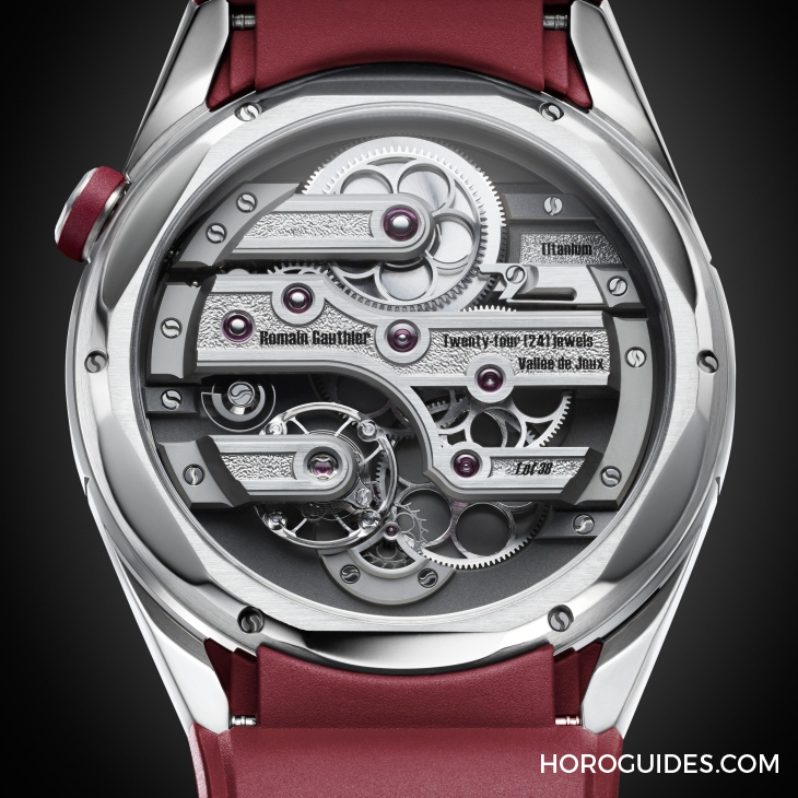 ROMAIN GAUTHIER - Romain Gauthier C系列推出第五代鈦金屬新作! 獨(dú)特的手工鑿刻紋理香檳面